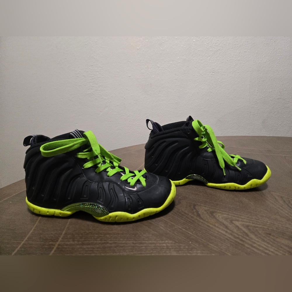 Nike Little Posite One GS Size 4.5Y US Black/Volt Foamposite DZ2852-001
